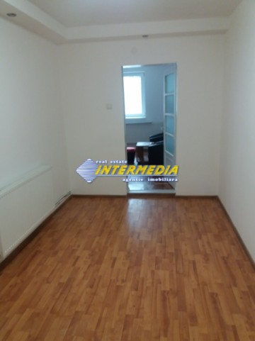 spatiu-comercial-de-vanzare-70-mp-alba-iulia-zona-cetate-goldis-4